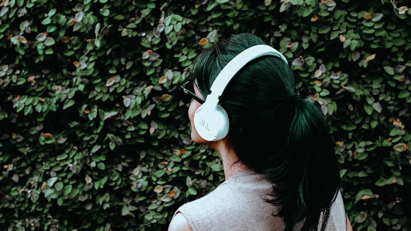 Audibleで女性声優の朗読を楽しむ方法